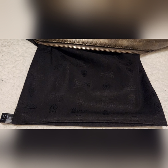 GUCCI Imprime GG Costed Metallic Olive Canvas XL Zip Tote - Picture 12 of 16